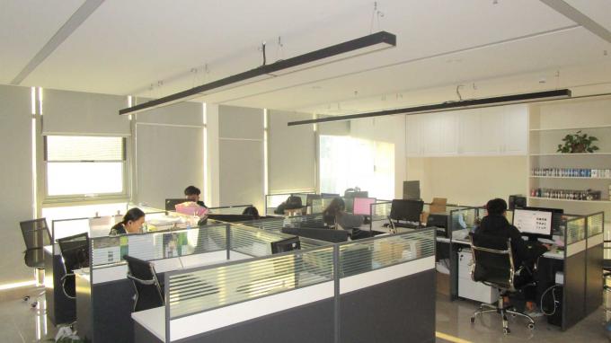 طابعة ملصقات باركود سطح المكتب 384 ديسيبل متوحد الخواص طابعة إيصالات حرارية بيضاء 80 مم 9