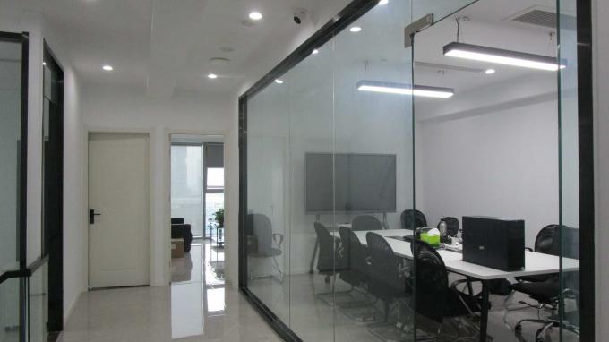 طابعة ملصقات باركود سطح المكتب 384 ديسيبل متوحد الخواص طابعة إيصالات حرارية بيضاء 80 مم 10